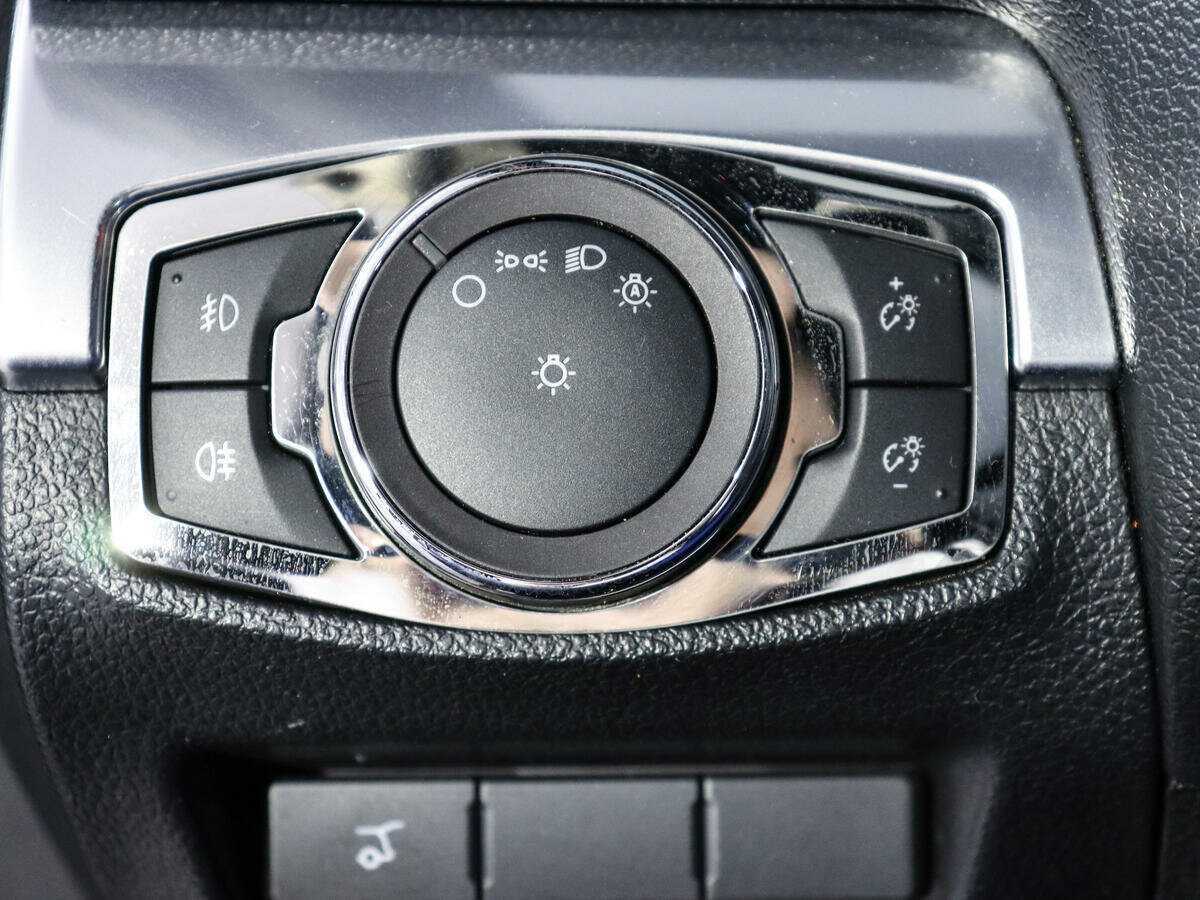 Купить Ford Explorer с пробегом. Фото: #19