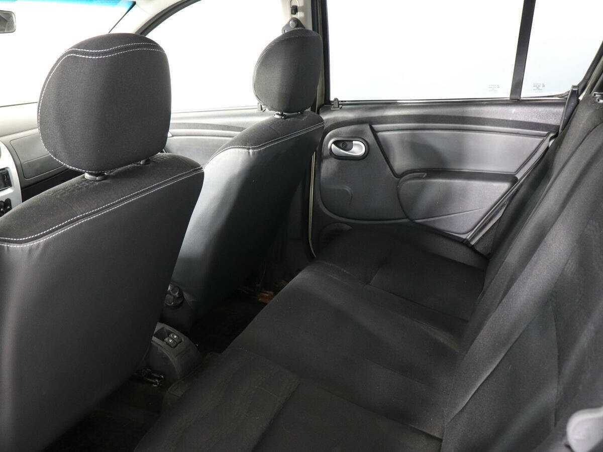 Купить Renault Sandero с пробегом. Фото: #9