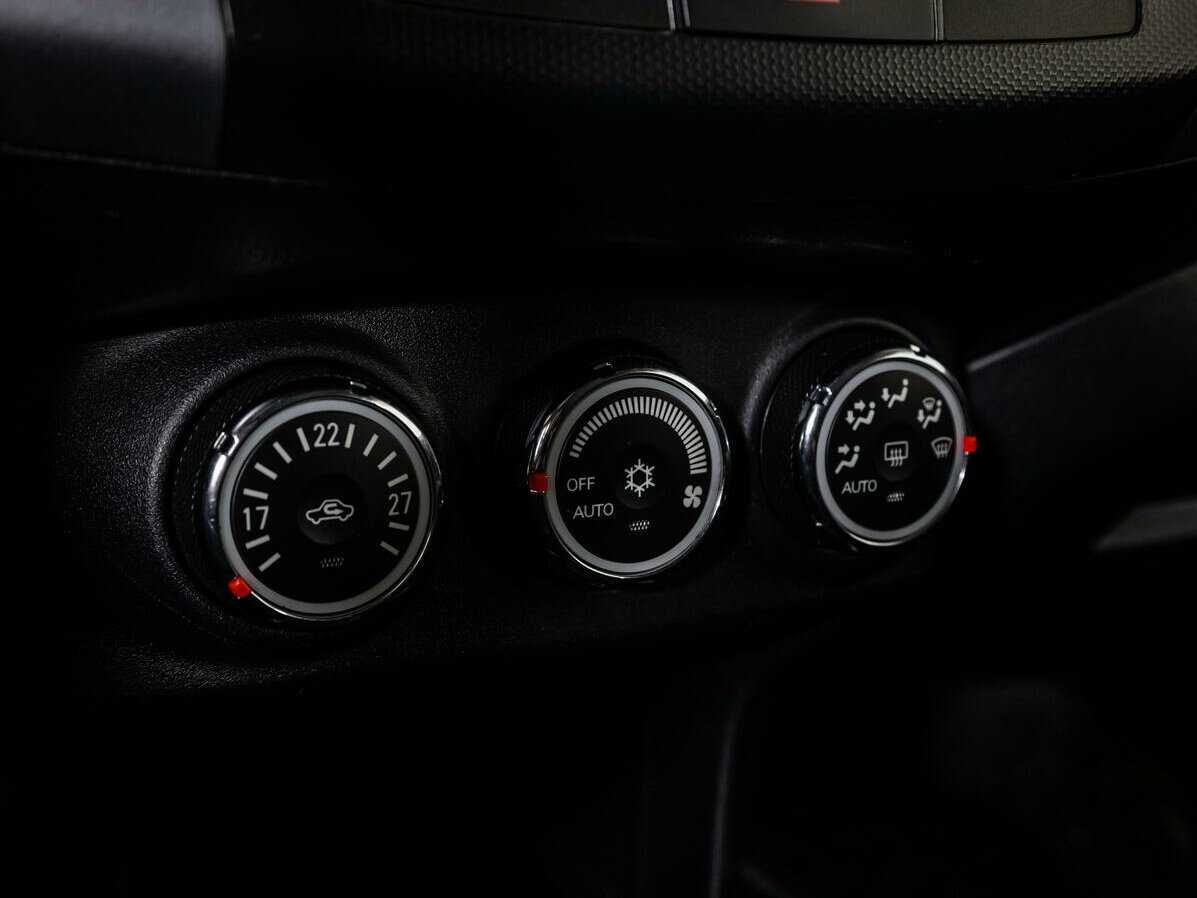 Купить Mitsubishi Outlander с пробегом. Фото: #11