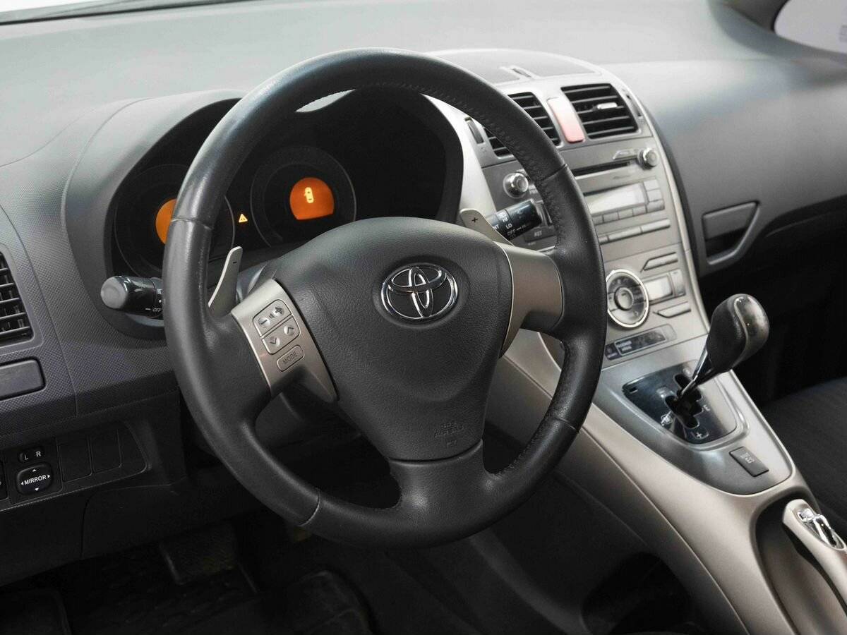 Купить Toyota Auris с пробегом. Фото: #13