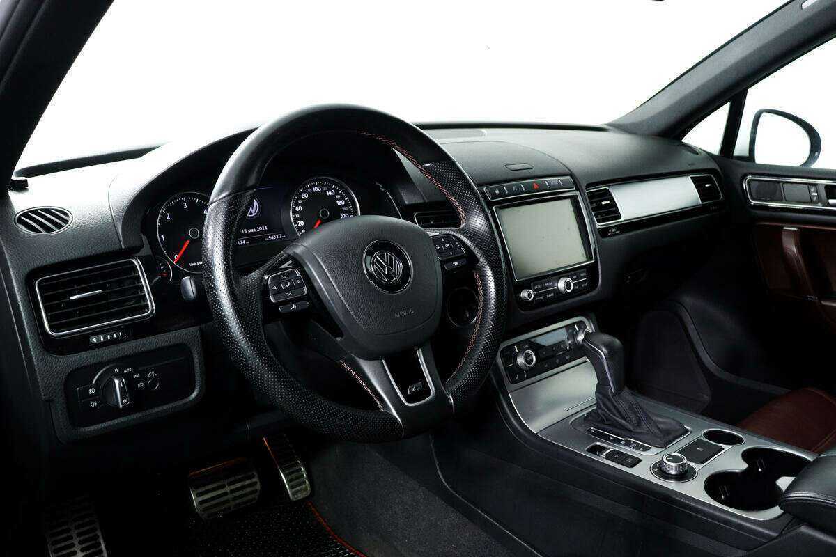 Купить Volkswagen Touareg с пробегом. Фото: #12