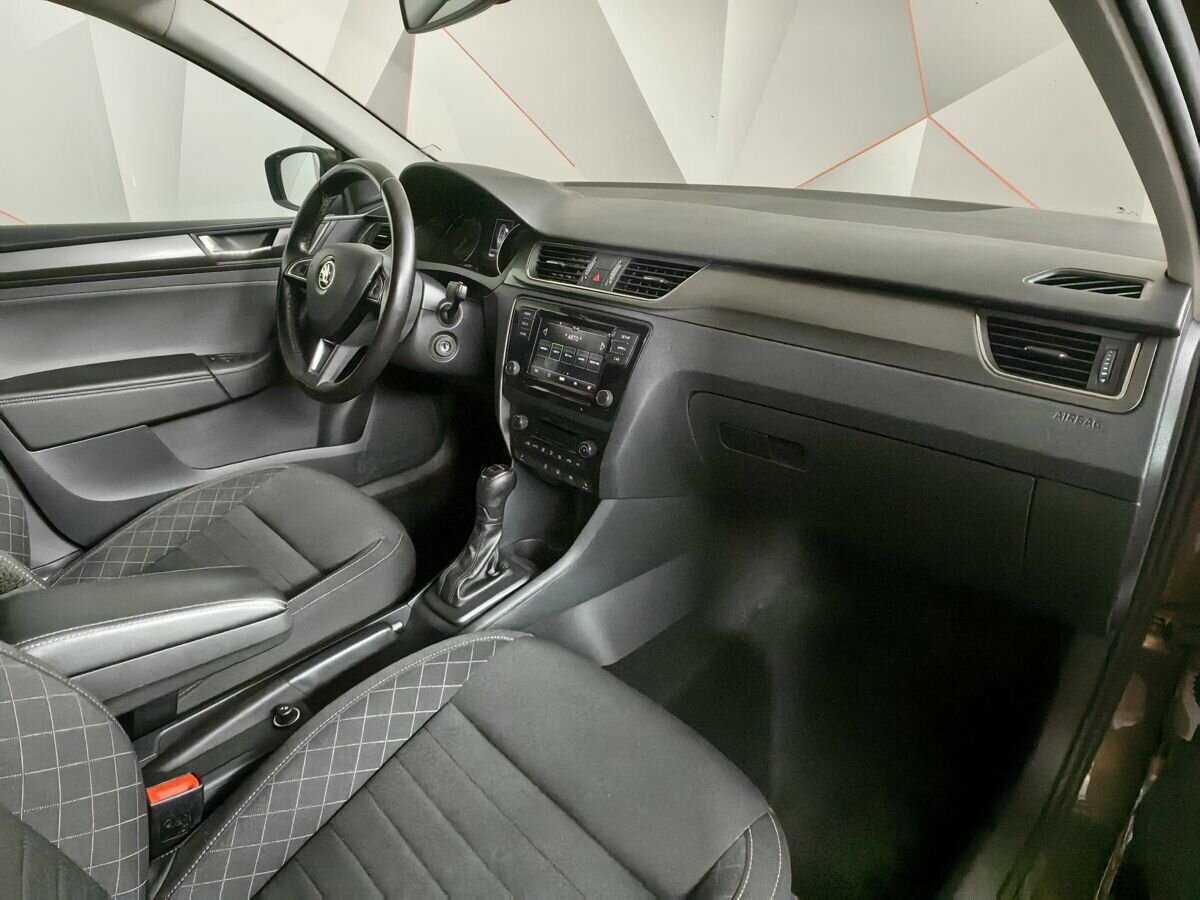 Купить Skoda Rapid с пробегом. Фото: #8