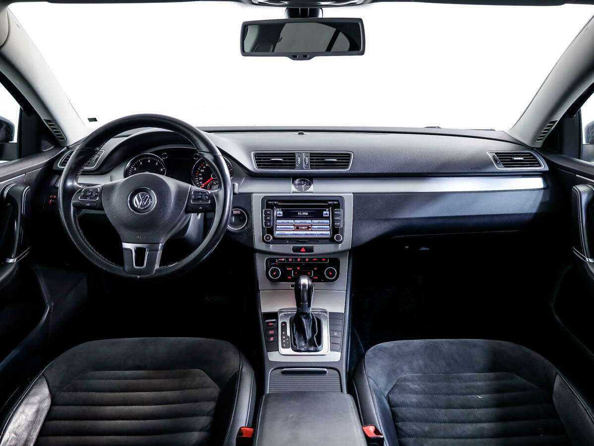 Купить Volkswagen Passat с пробегом. Фото: #8