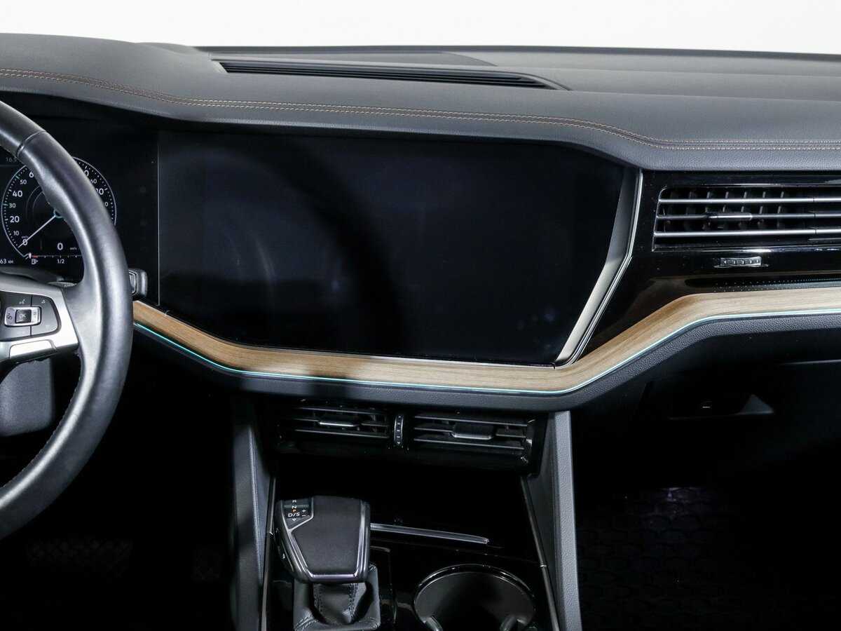 Купить Volkswagen Touareg с пробегом. Фото: #12