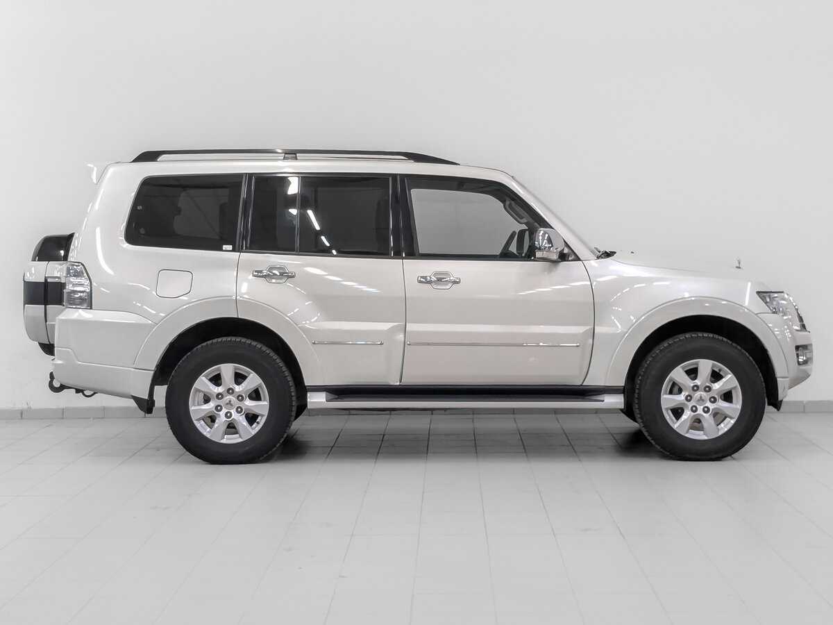 Купить Mitsubishi Pajero с пробегом. Фото: #3