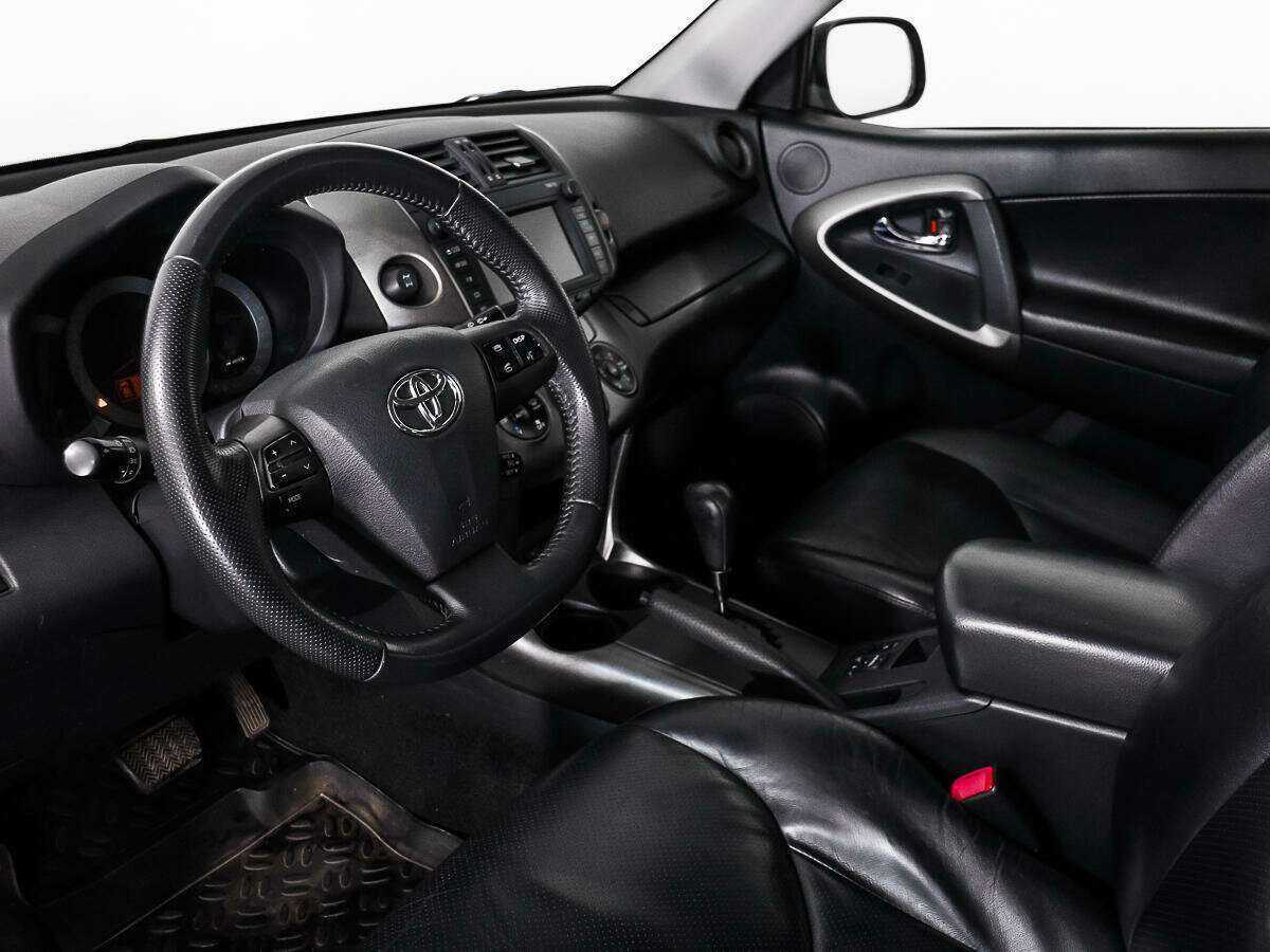 Купить Toyota RAV4 с пробегом. Фото: #8