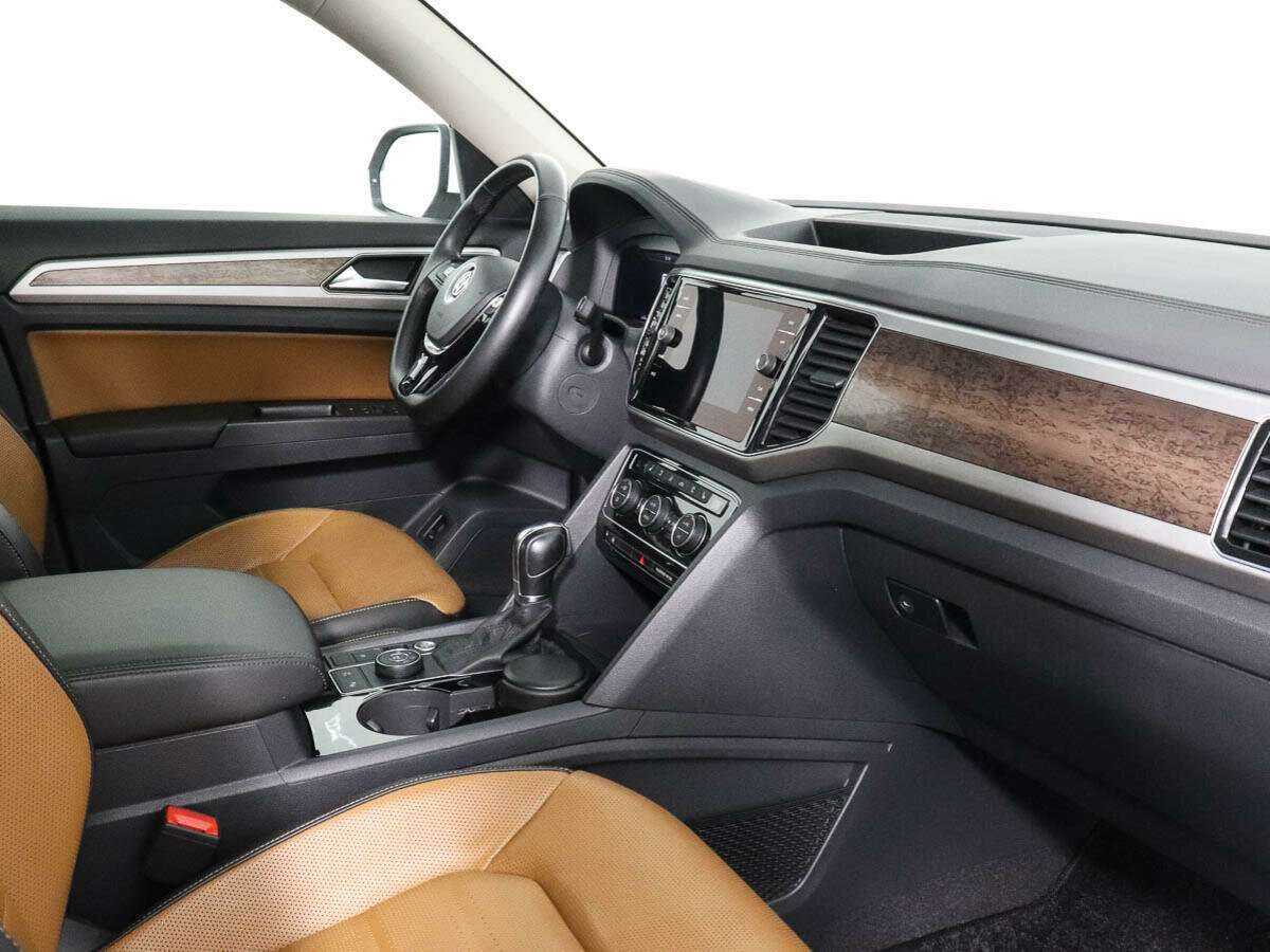 Купить Volkswagen Teramont с пробегом. Фото: #6