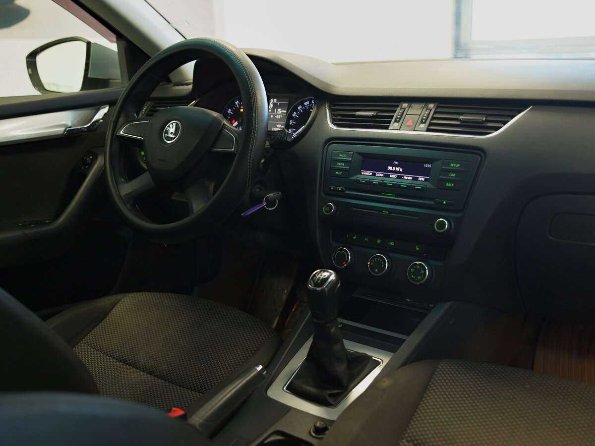 Купить Skoda Octavia с пробегом. Фото: #6