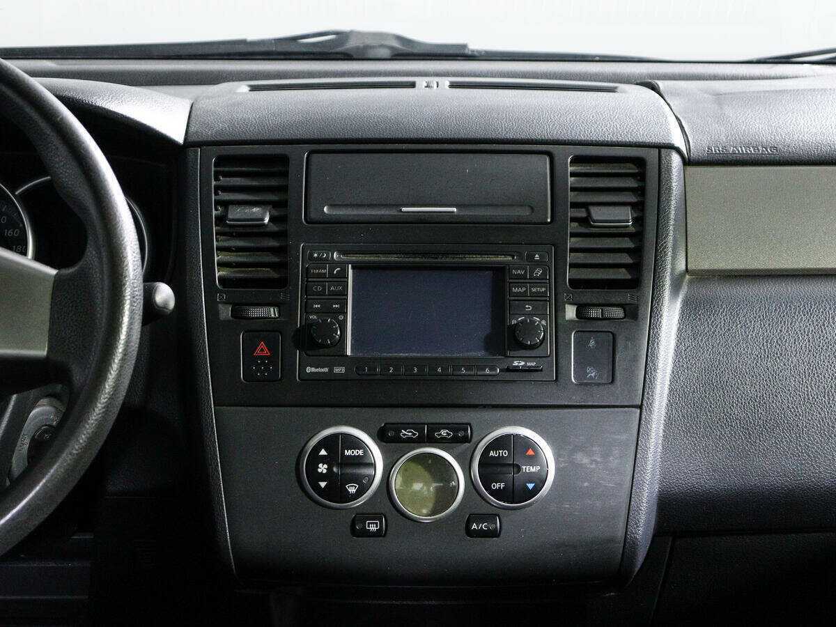 Купить Nissan Tiida с пробегом. Фото: #12