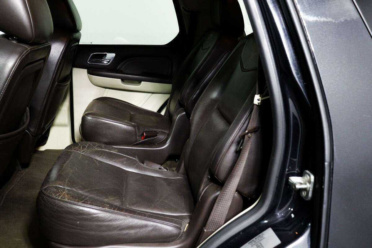 Купить Cadillac Escalade с пробегом. Фото: #10