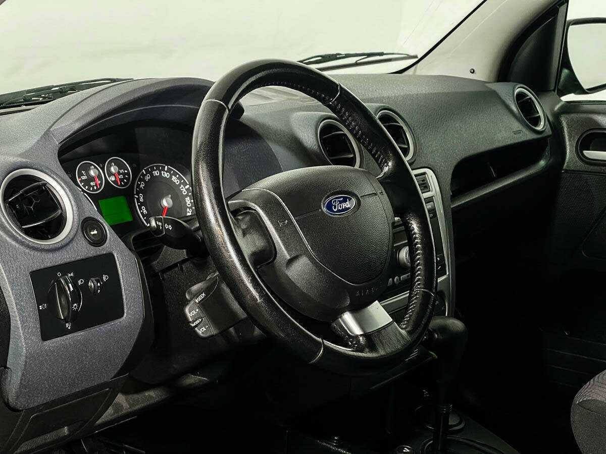 Купить Ford Fusion с пробегом. Фото: #10