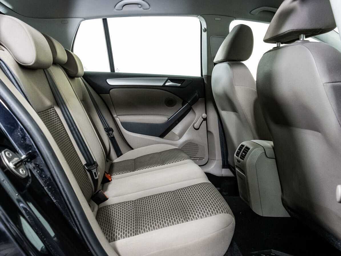 Купить Volkswagen Golf с пробегом. Фото: #9