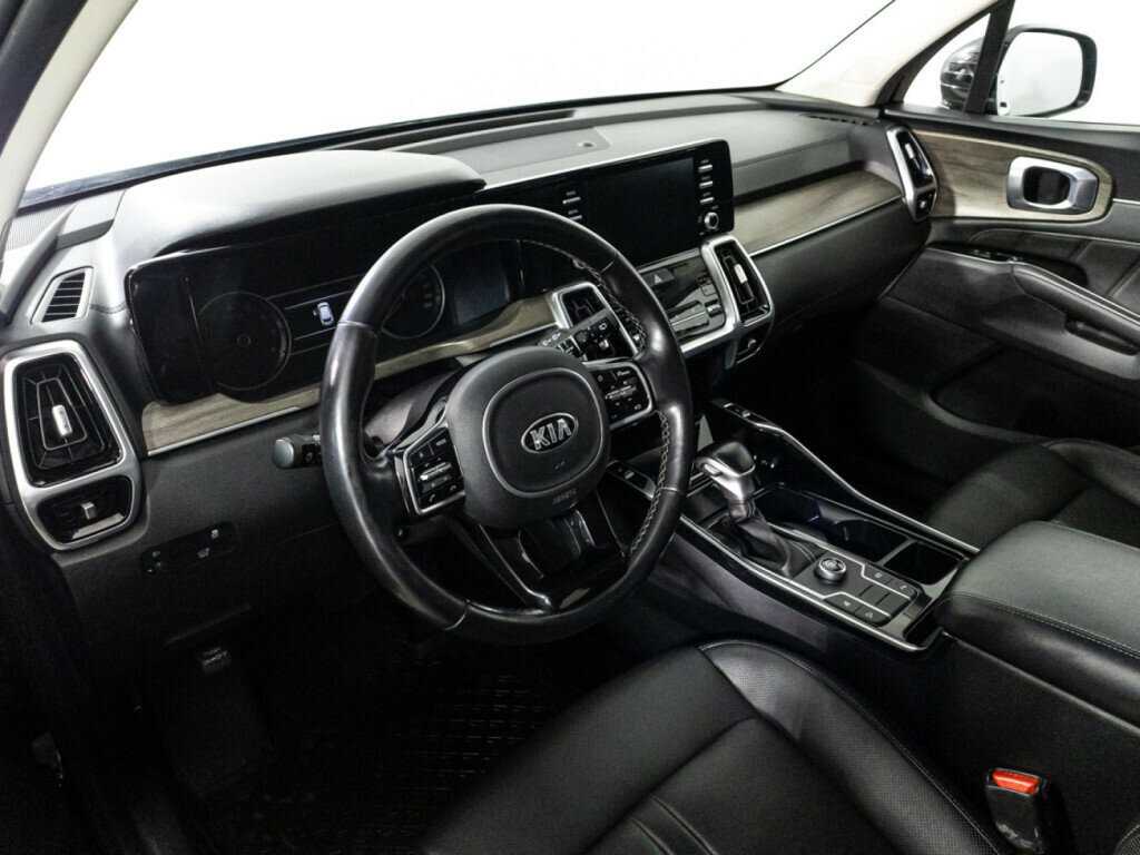 Купить Kia Sorento с пробегом. Фото: #11