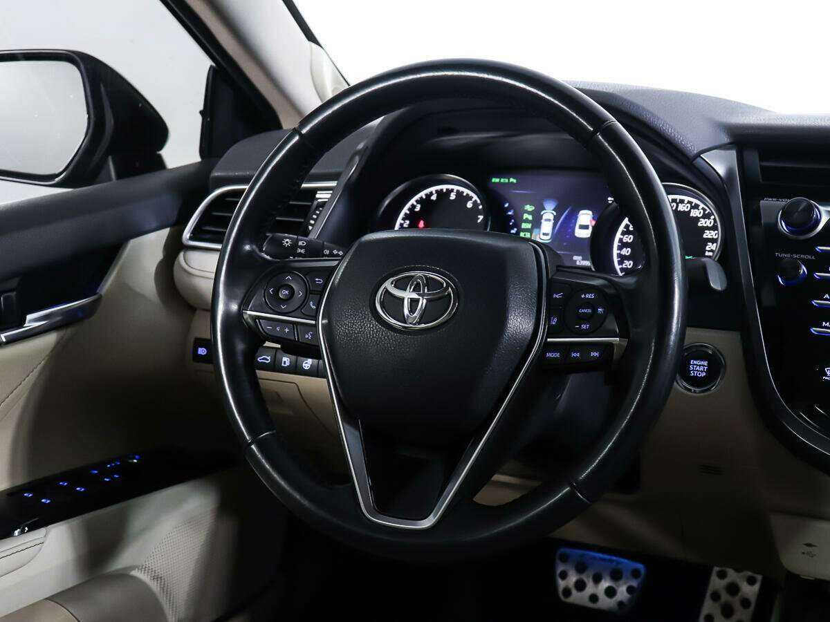 Купить Toyota Camry с пробегом. Фото: #18