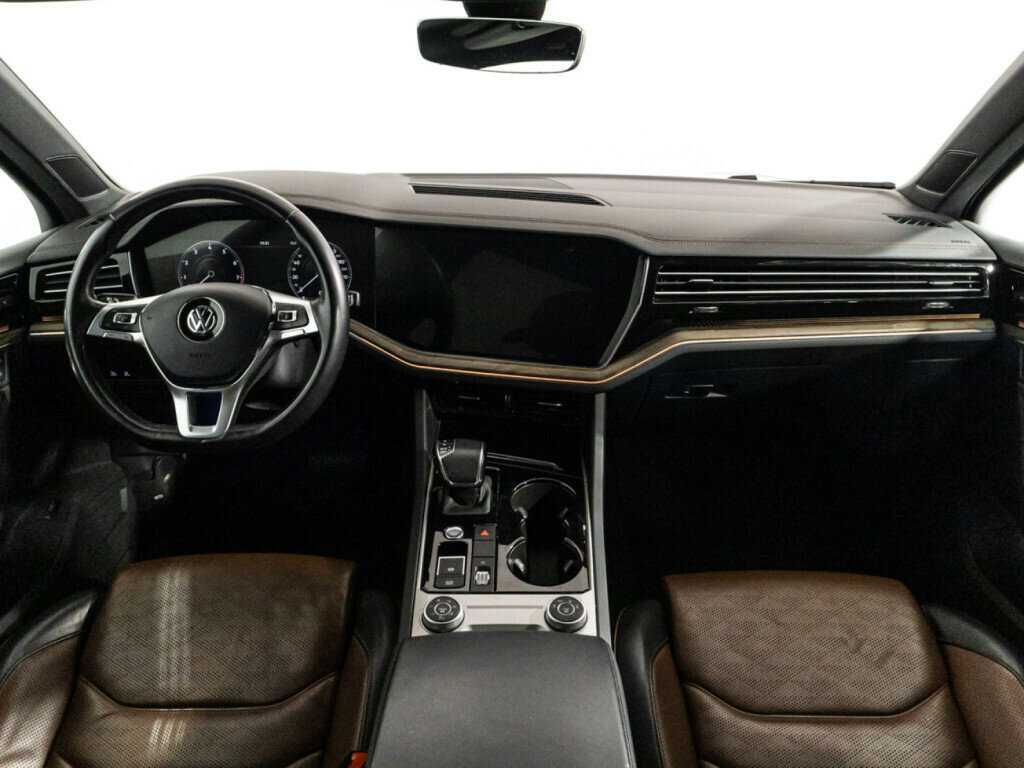 Купить Volkswagen Touareg с пробегом. Фото: #12