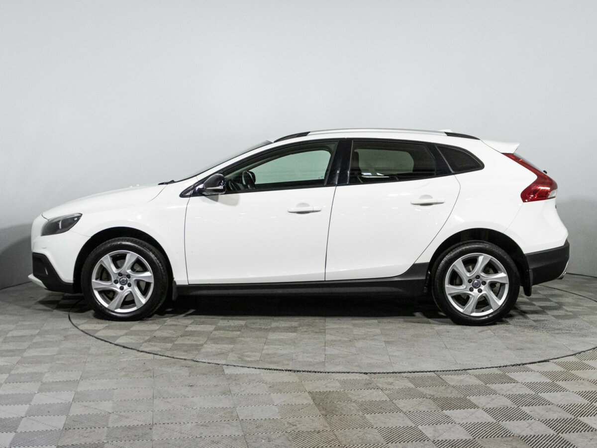 Купить Volvo V40 Cross Country с пробегом. Фото: #7