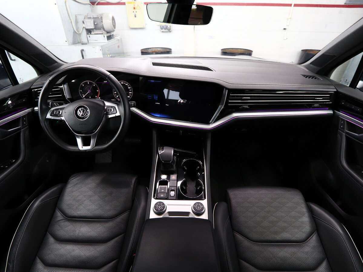 Купить Volkswagen Touareg с пробегом. Фото: #16