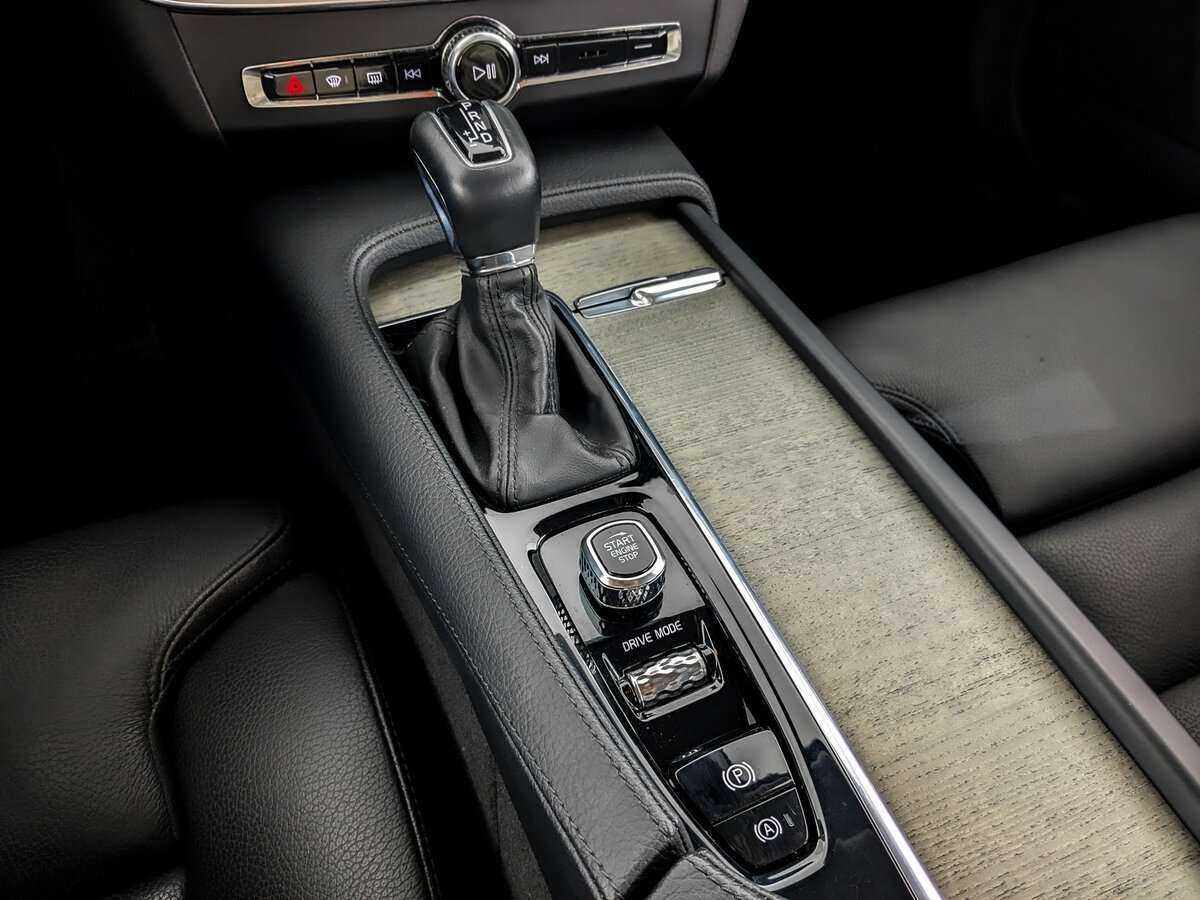 Купить Volvo S90 с пробегом. Фото: #24