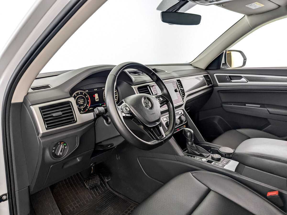 Купить Volkswagen Teramont с пробегом. Фото: #15