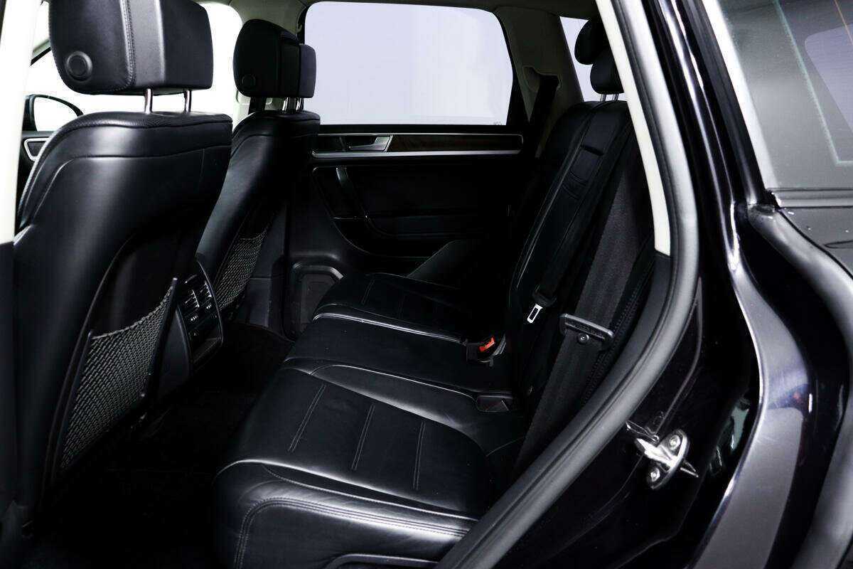 Купить Volkswagen Touareg с пробегом. Фото: #11