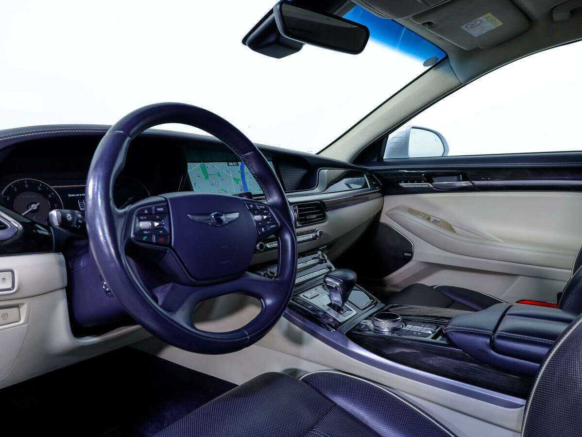 Купить Genesis G90 с пробегом. Фото: #8