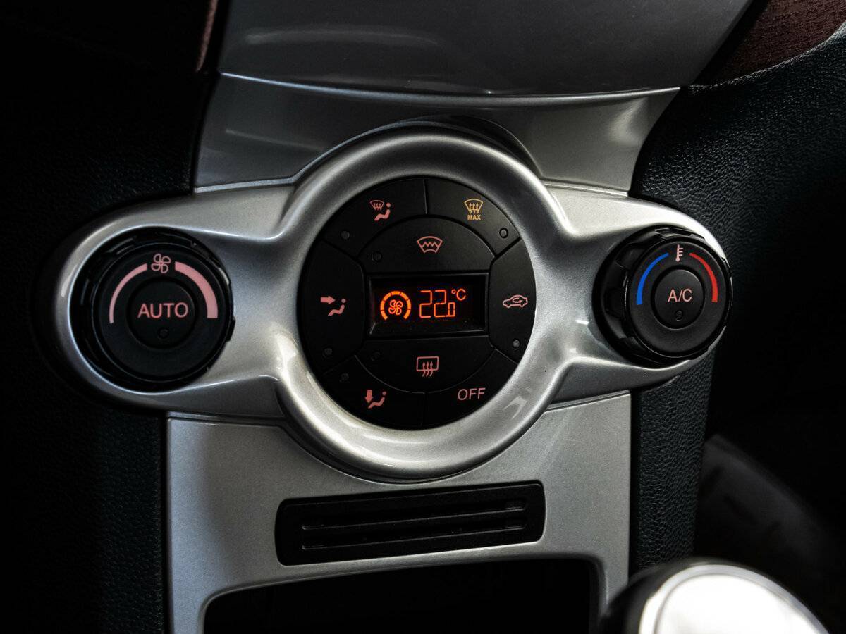 Купить Ford Fiesta с пробегом. Фото: #10