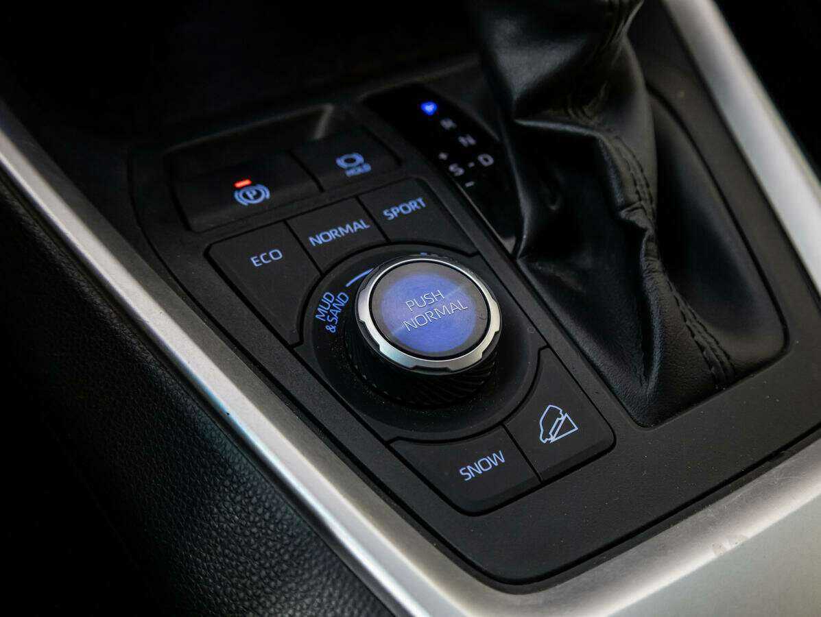Купить Toyota RAV4 с пробегом. Фото: #15