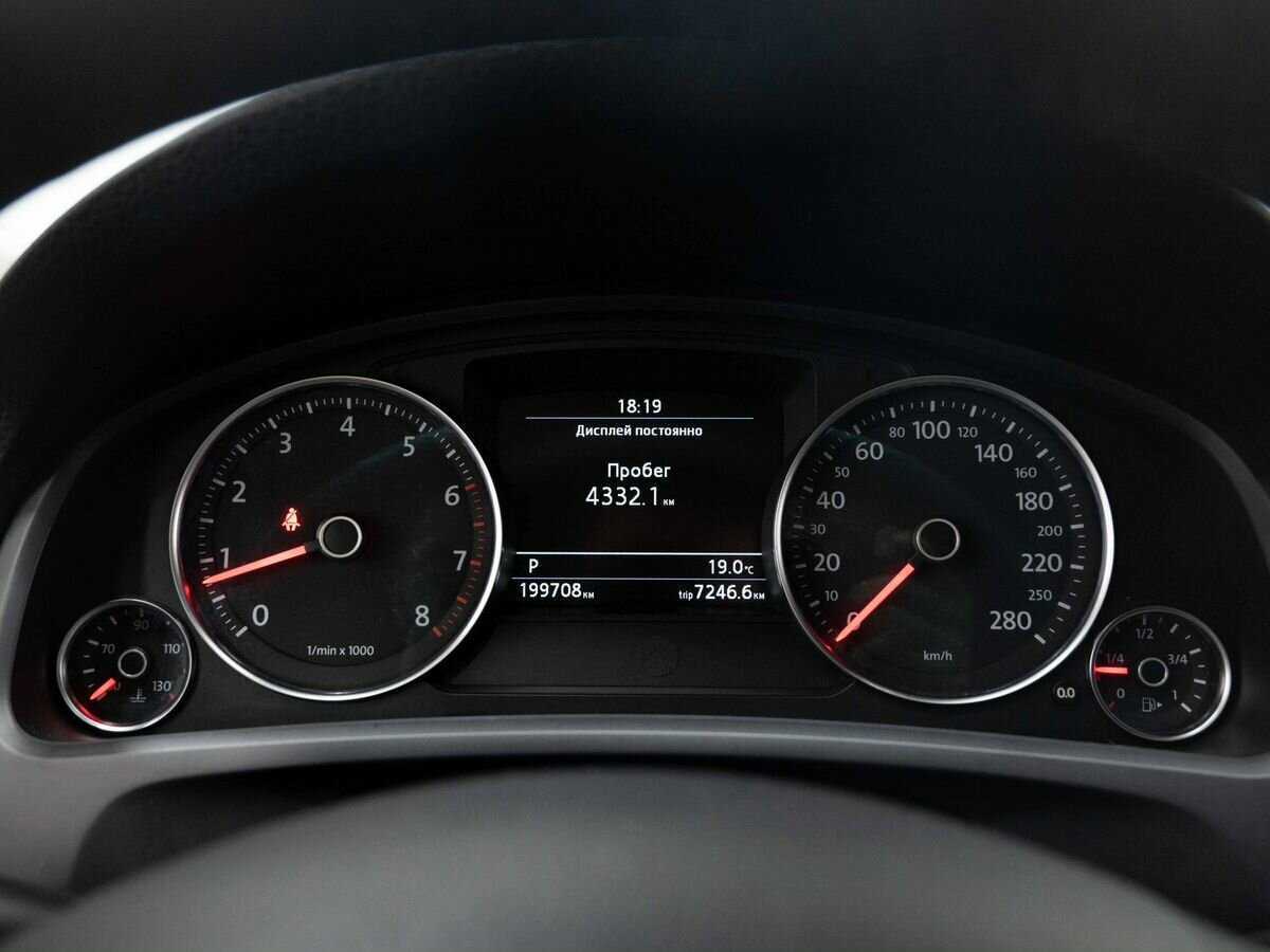Купить Volkswagen Touareg с пробегом. Фото: #18