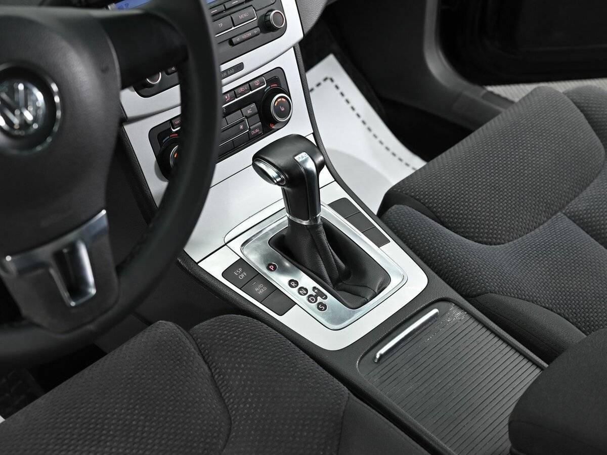 Купить Volkswagen Passat с пробегом. Фото: #10