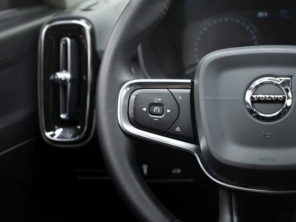 Купить Volvo XC40 с пробегом. Фото: #14