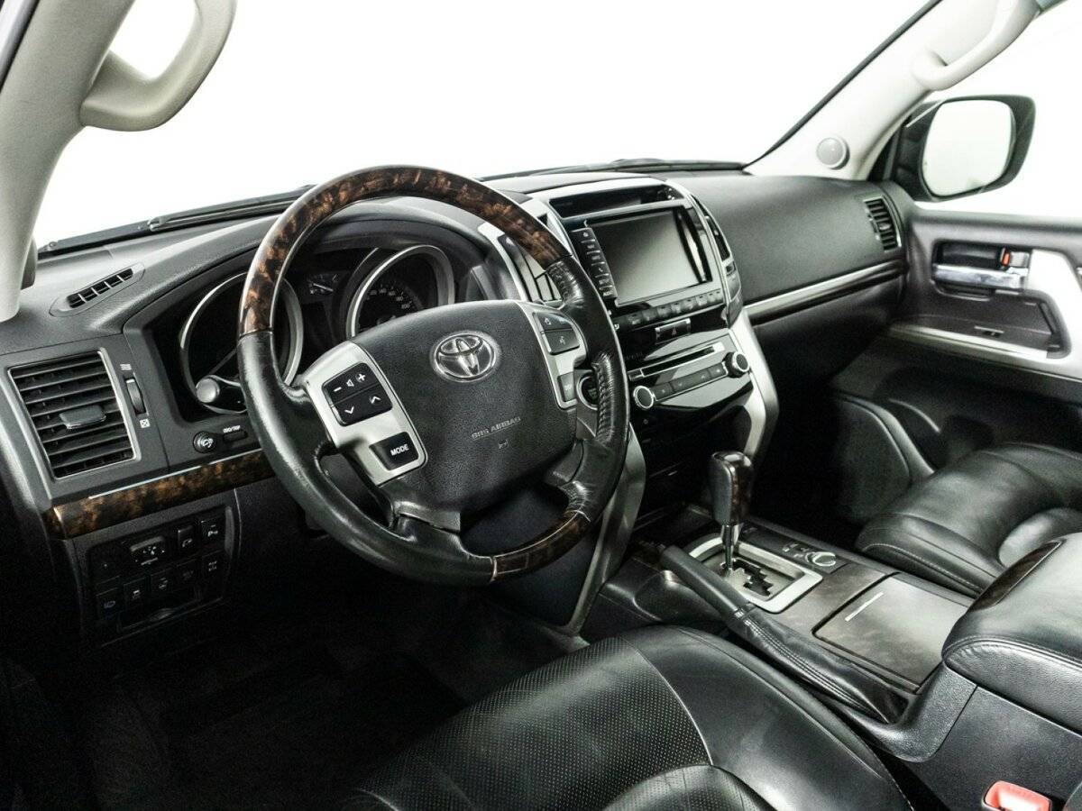 Купить Toyota Land Cruiser с пробегом. Фото: #8