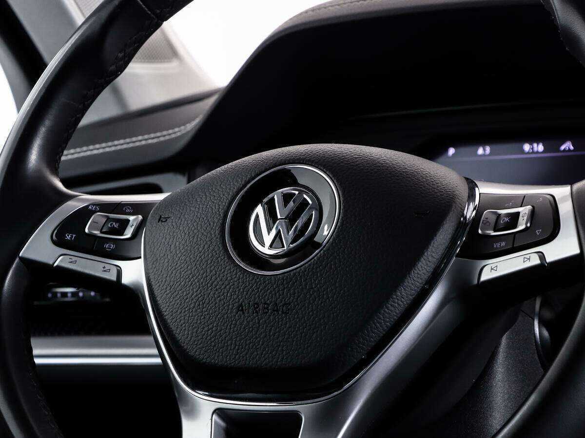 Купить Volkswagen Touareg с пробегом. Фото: #13