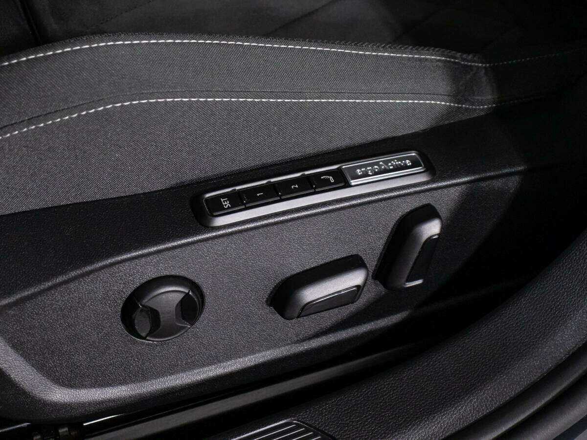 Купить Volkswagen Golf с пробегом. Фото: #14