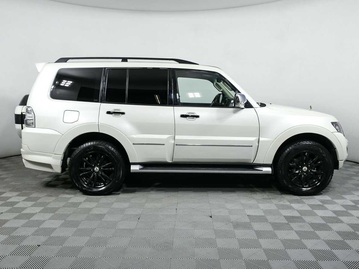 Купить Mitsubishi Pajero с пробегом. Фото: #3