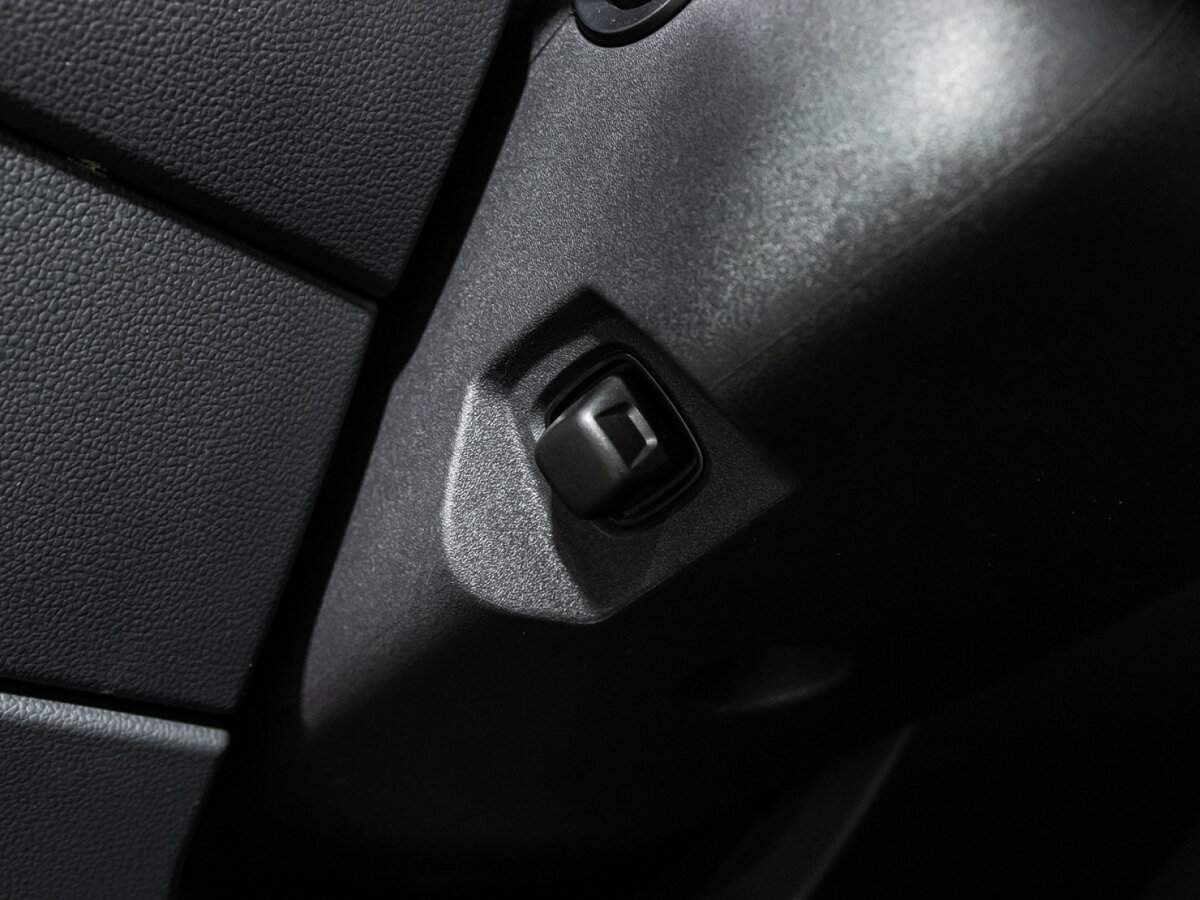 Купить Volkswagen Touareg с пробегом. Фото: #26