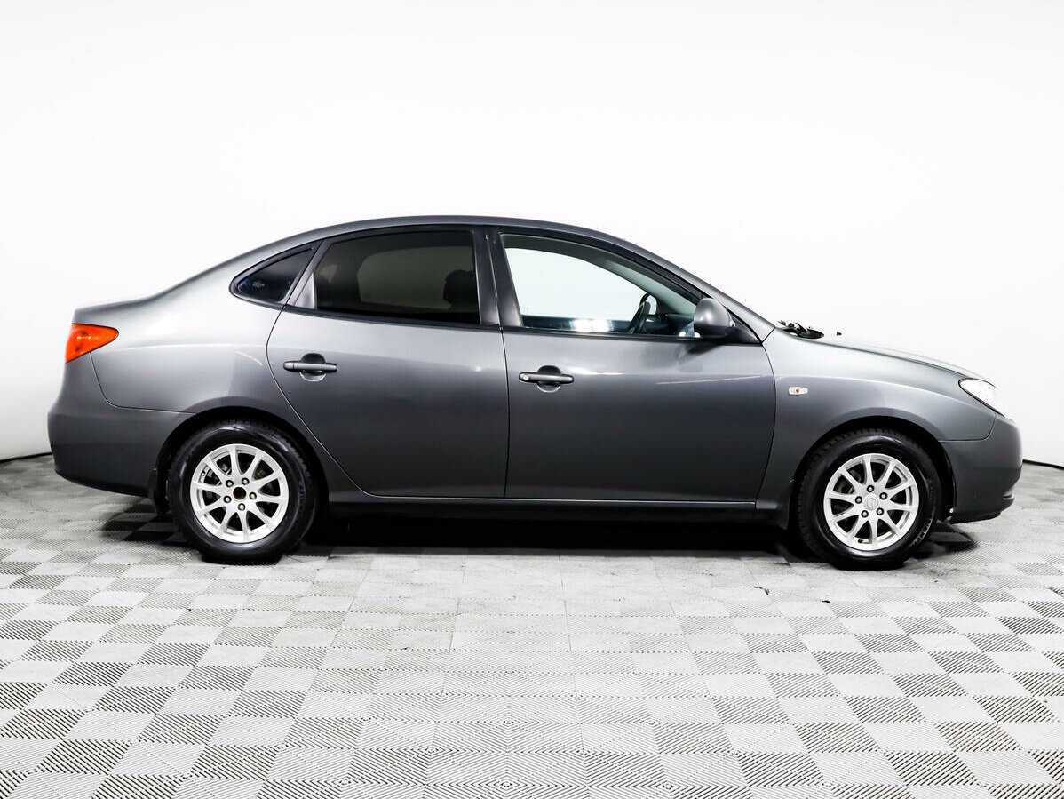 Купить Hyundai Elantra с пробегом. Фото: #3