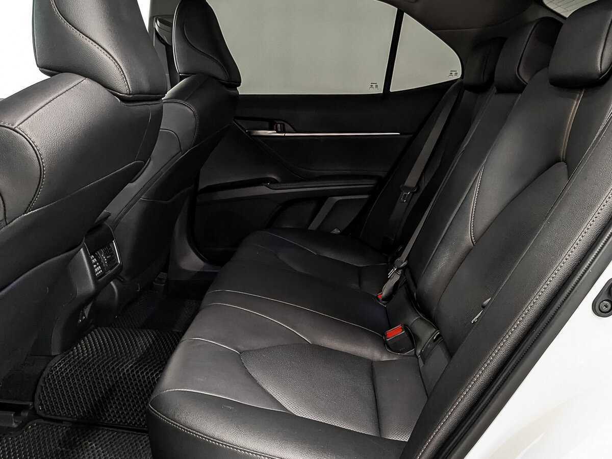 Купить Toyota Camry с пробегом. Фото: #17