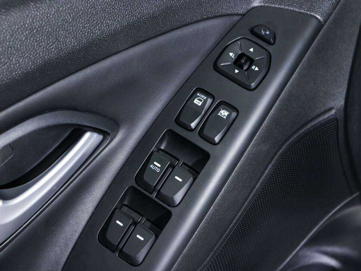 Купить Hyundai ix35 с пробегом. Фото: #17