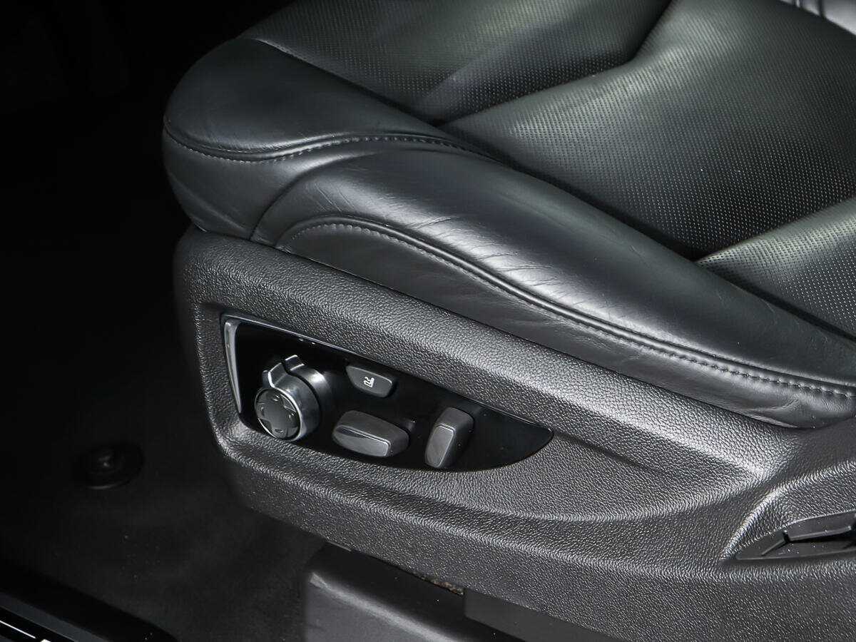 Купить Cadillac Escalade с пробегом. Фото: #22
