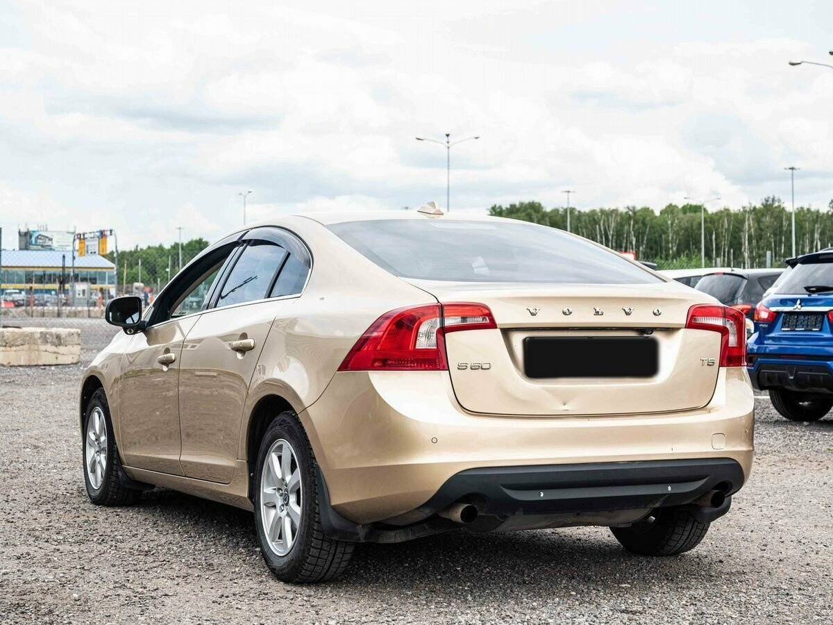 Купить Volvo S60 с пробегом. Фото: #3