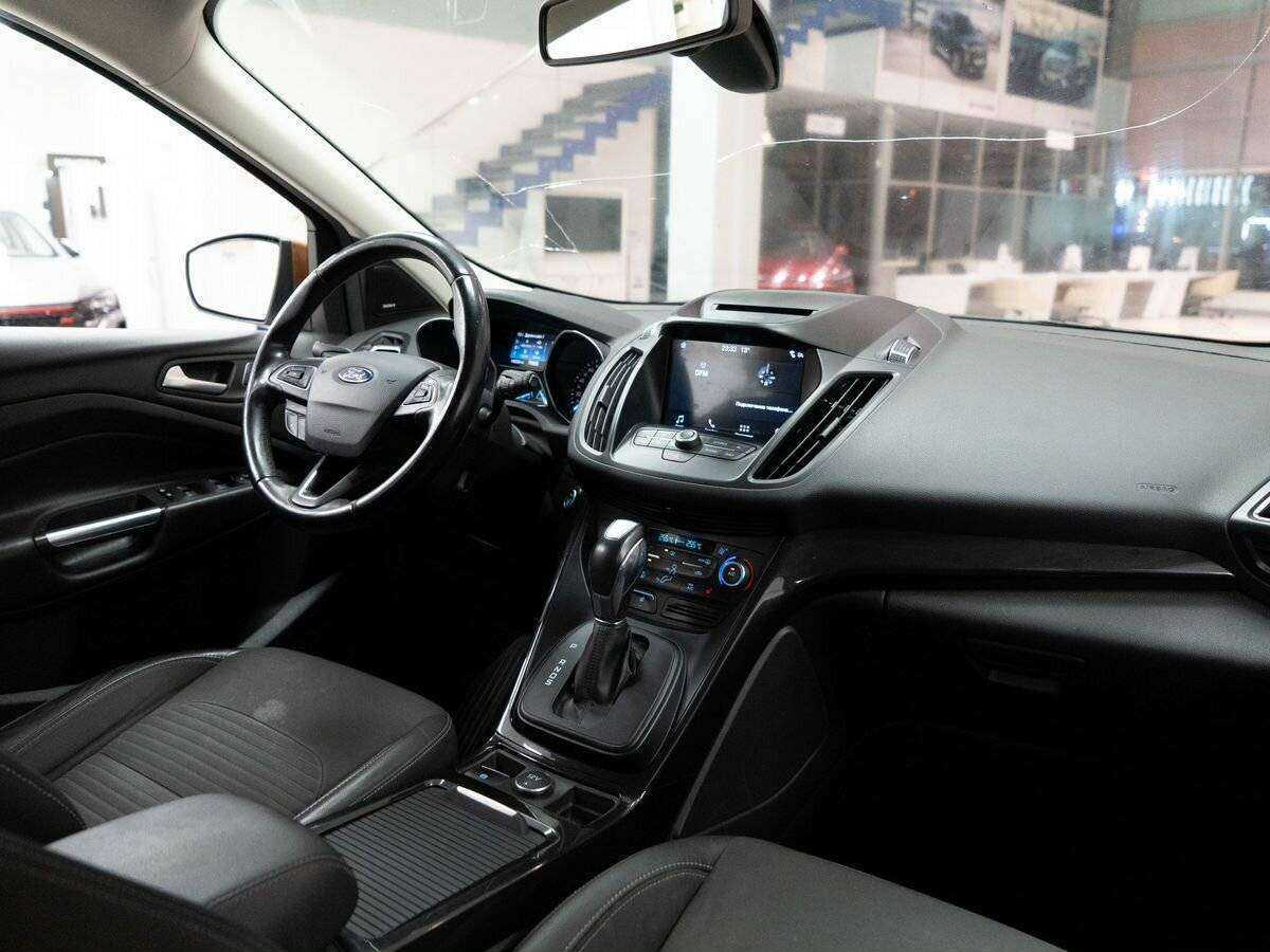 Купить Ford Kuga с пробегом. Фото: #16