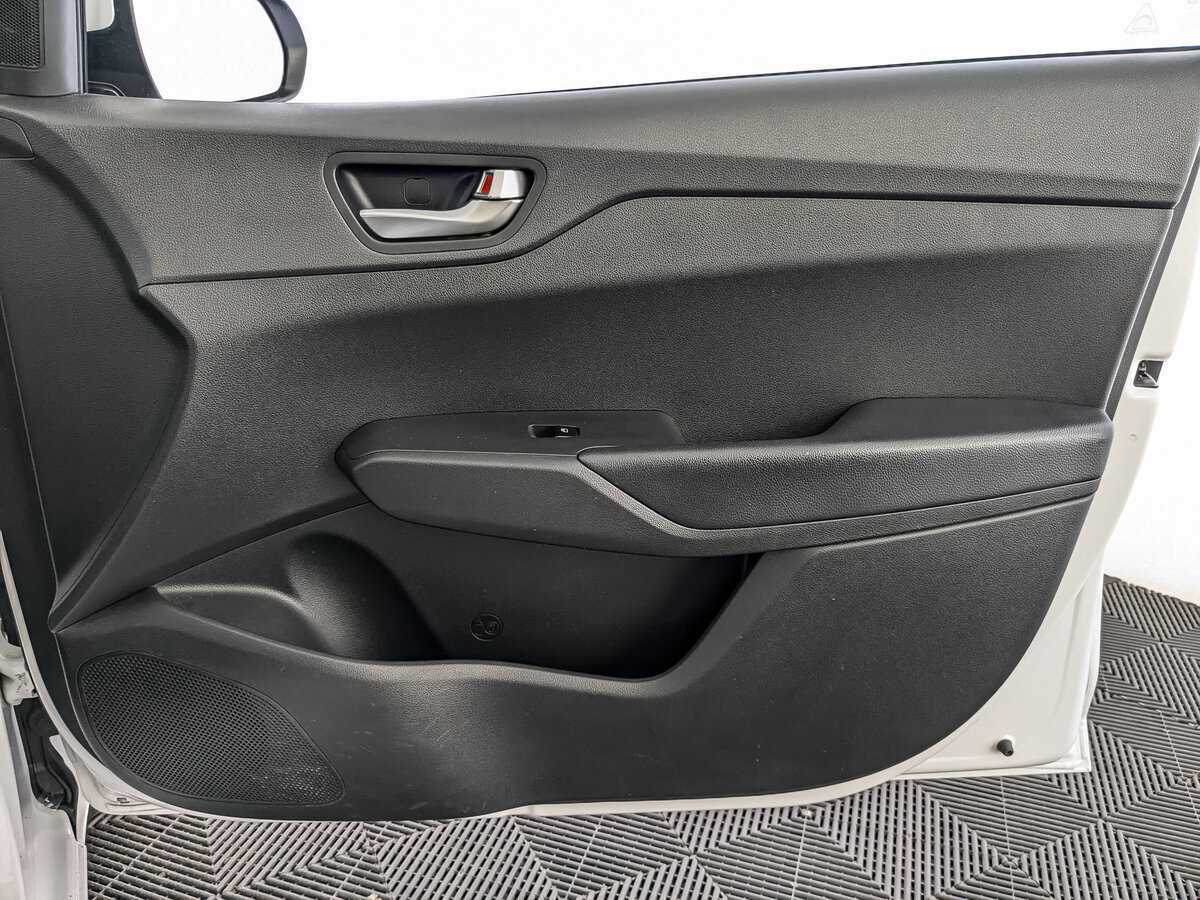 Купить Hyundai Solaris с пробегом. Фото: #19