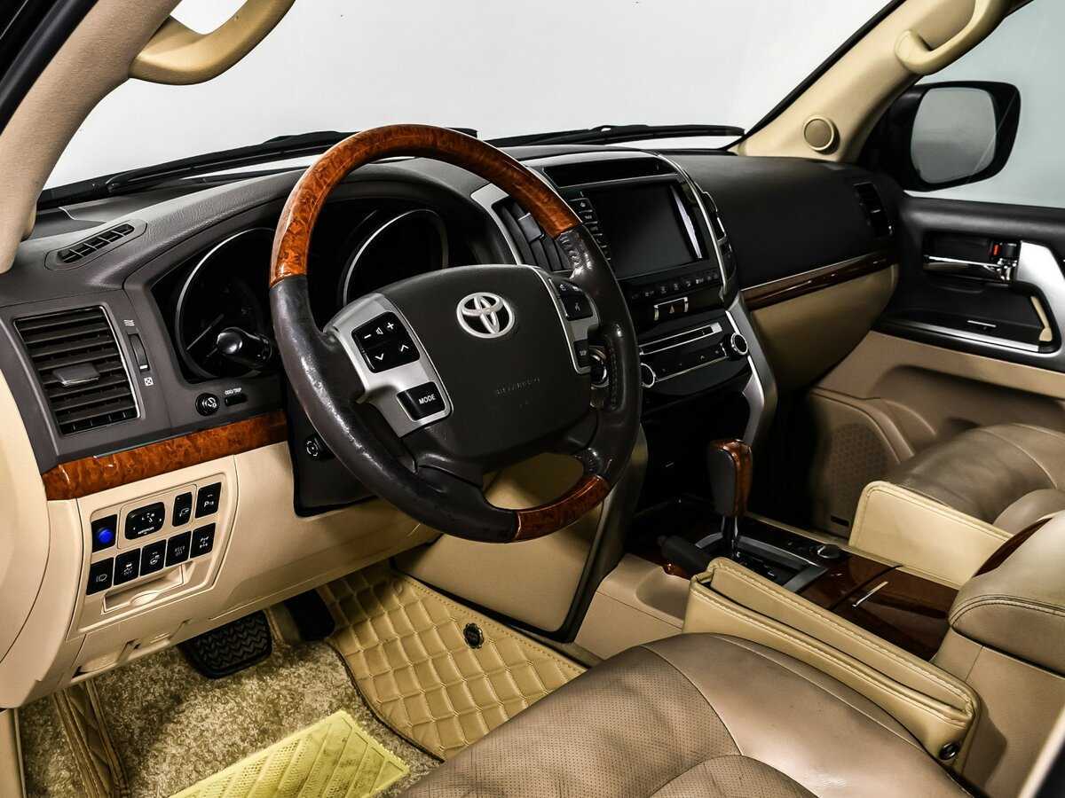 Купить Toyota Land Cruiser с пробегом. Фото: #11