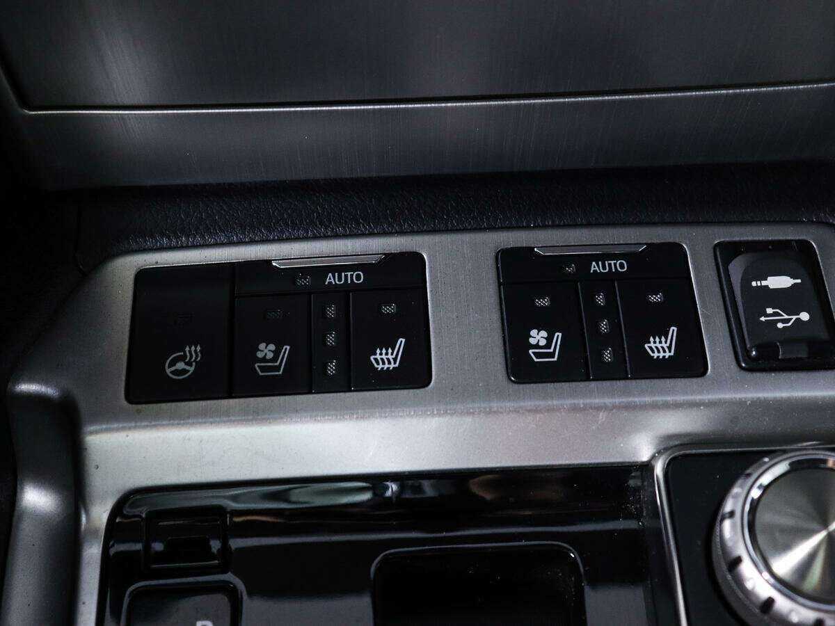 Купить Toyota Land Cruiser с пробегом. Фото: #21