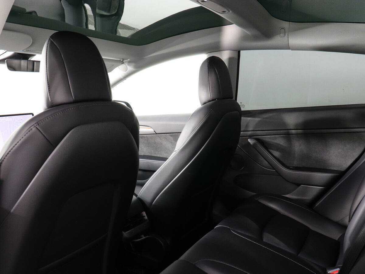 Купить Tesla Model 3 с пробегом. Фото: #11
