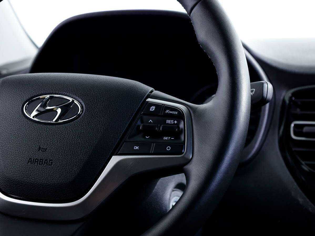 Купить Hyundai Solaris с пробегом. Фото: #19