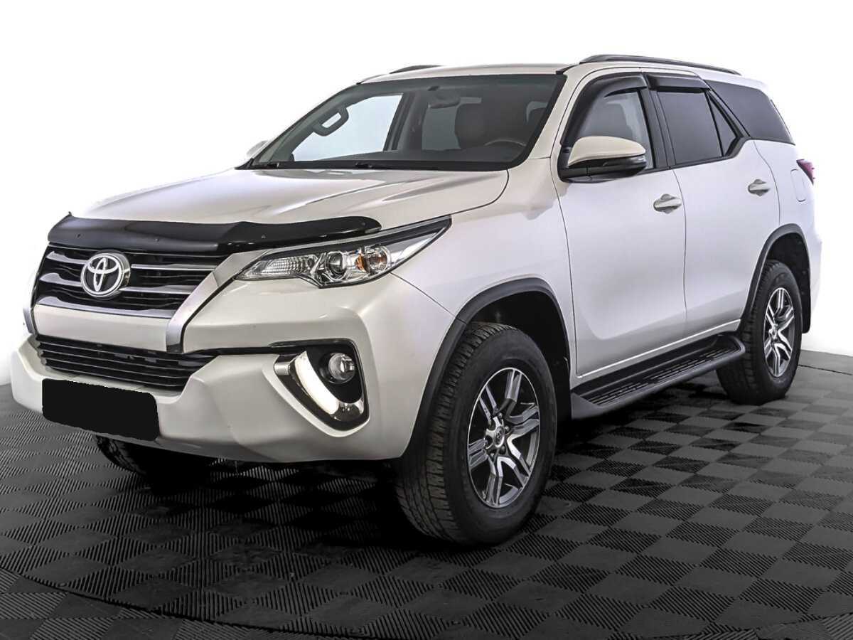 Купить Toyota Fortuner с пробегом. Фото: #0