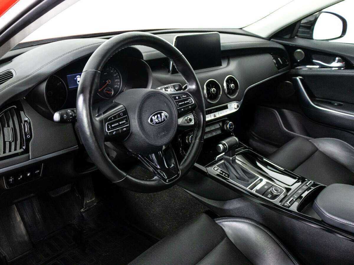 Купить Kia Stinger с пробегом. Фото: #10