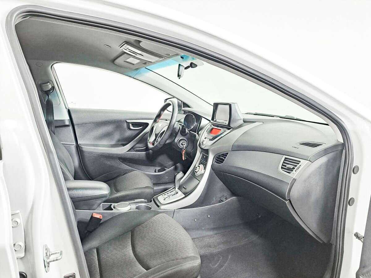 Купить Hyundai Avante с пробегом. Фото: #6