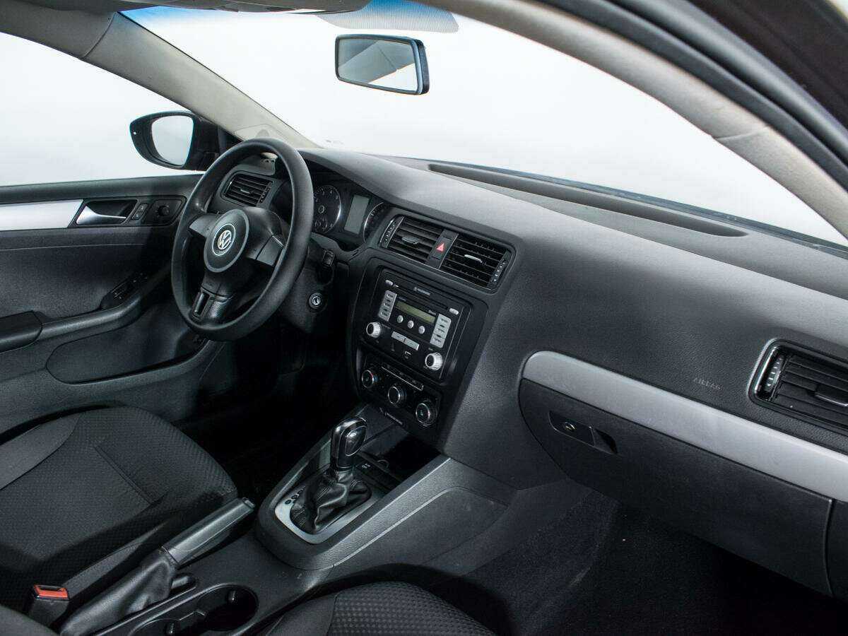 Купить Volkswagen Jetta с пробегом. Фото: #8